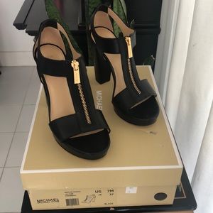 Brand New! Michael Kors, Berkeley Sandal, Size:7